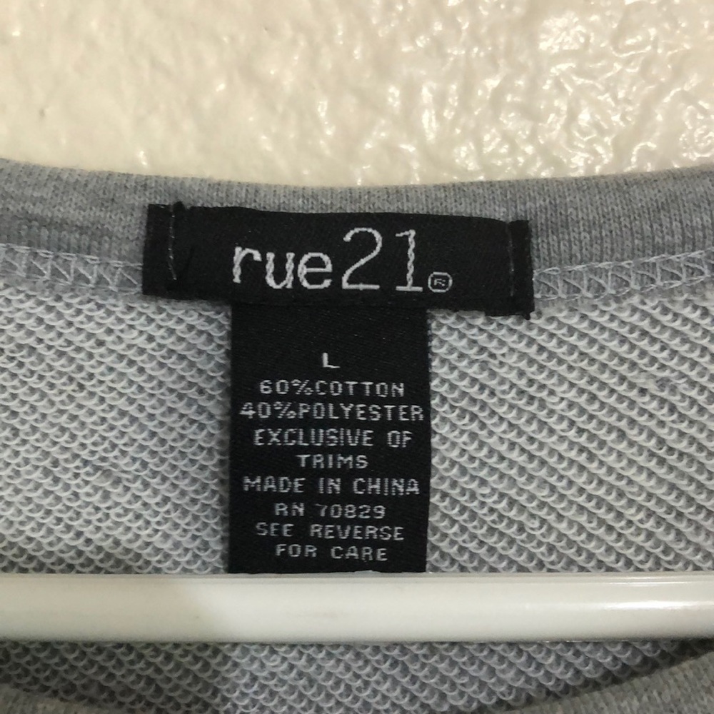 Top - Picture 3 of 4